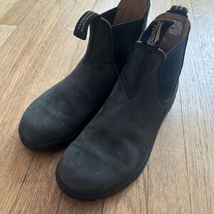 Rustic black blundstones